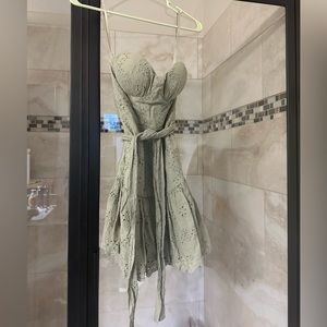 Nwt Selfie Leslie - Mika and Gala xs - pistachio green dress